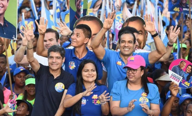 Ao lado de Bruno, Débora rebate fake sobre entregar Lauro para Salvador: “conversa fiada e baratino”
