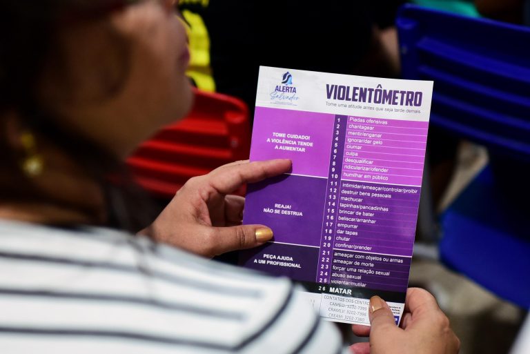 Prefeitura promove debate sobre enfrentamento à violência contra a mulher para colaboradores municipais