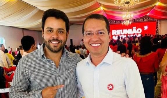 Ex-bolsonaristas, Tito e Thiago Rangel participam de evento do PT em Vitória da Conquista