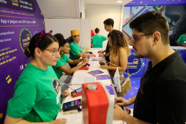 Expresso Salvador inicia operação e facilita acesso de foliões aos circuitos do Carnaval
