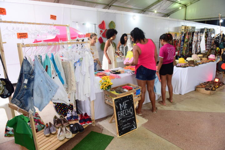 Feira do Empreendedorismo atrai público com produtos artesanais no Festival Virada Salvador