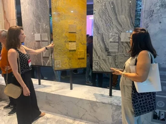 Secretaria de Desenvolvimento Econômico participa de feira referência em pedras naturais no Espírito Santo