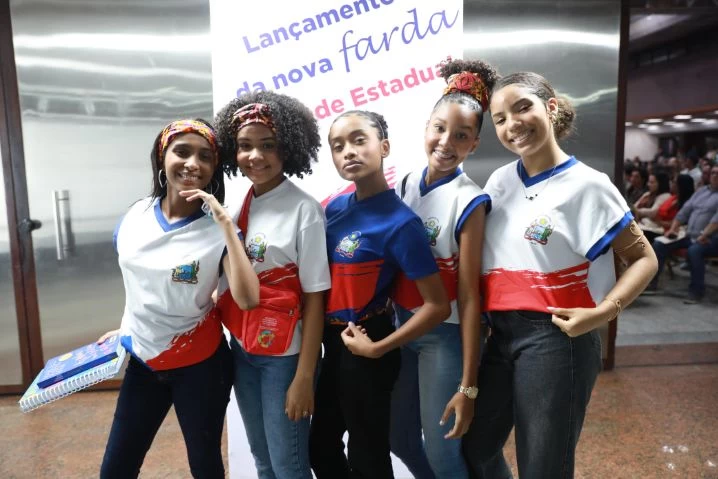 Governo da Bahia lança novo fardamento escolar e reforça política de Educação Integral 1 - Governo da Bahia lança novo fardamento escolar e reforça política de Educação Integral