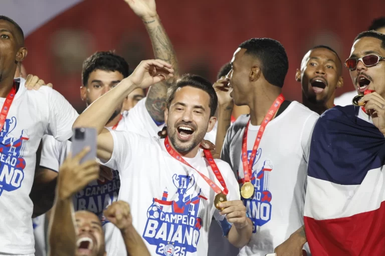 TEM O MOLHO? Éverton Ribeiro pode receber título de Cidadão Baiano