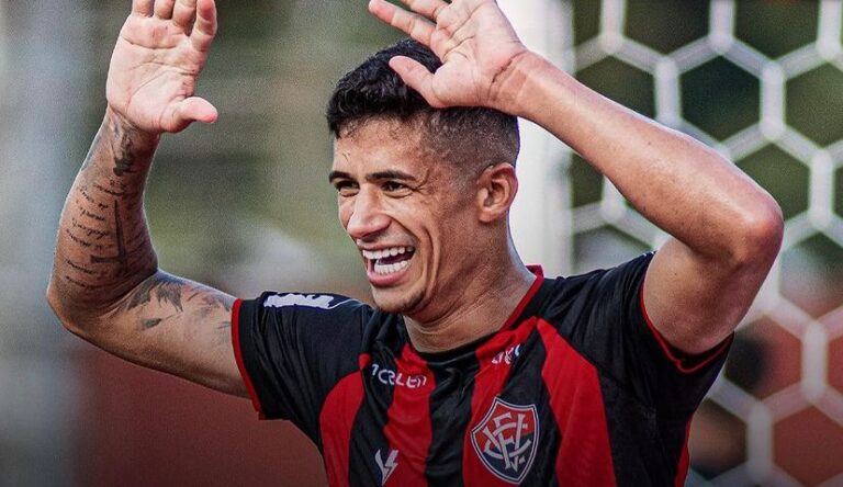 Vitória ganha do Juazeirense e recupera liderança do Baianão; veja os gols