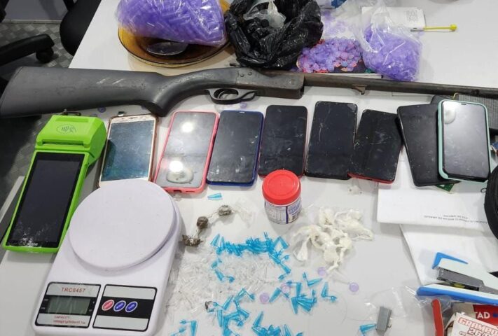 BATIDA NO AP: Polícia localiza mulher que vendia drogas no Carnaval da Barra