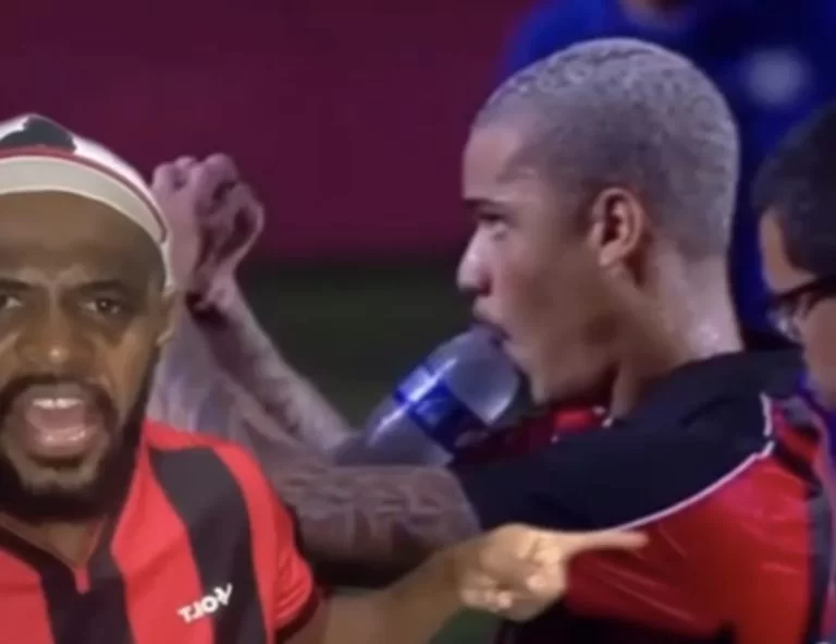 DEBOCHE DE JANDERSON: Influenciador Obina desabafa após atacante ironizar torcida do Vitória
