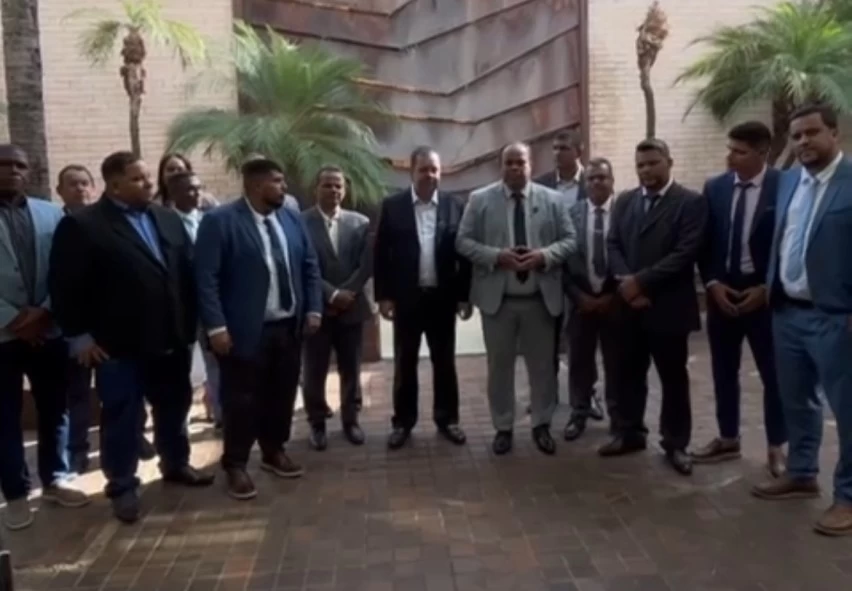 Presidente da Câmara e vereadores de Santo Amaro articulam investimentos em Brasília com o prefeito para beneficiar toda a cidade 1 Santo Amaro - Presidente da Câmara e vereadores de Santo Amaro articulam investimentos em Brasília com o prefeito para beneficiar toda a cidade