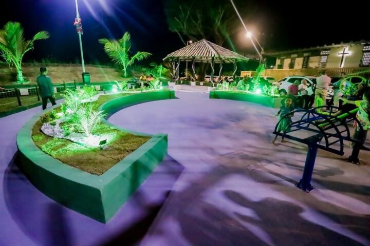 Simões Filho: Prefeitura entrega Campo de futebol e nova iluminação de led na Quadra IV, no CIA 2 2 IMG 4212