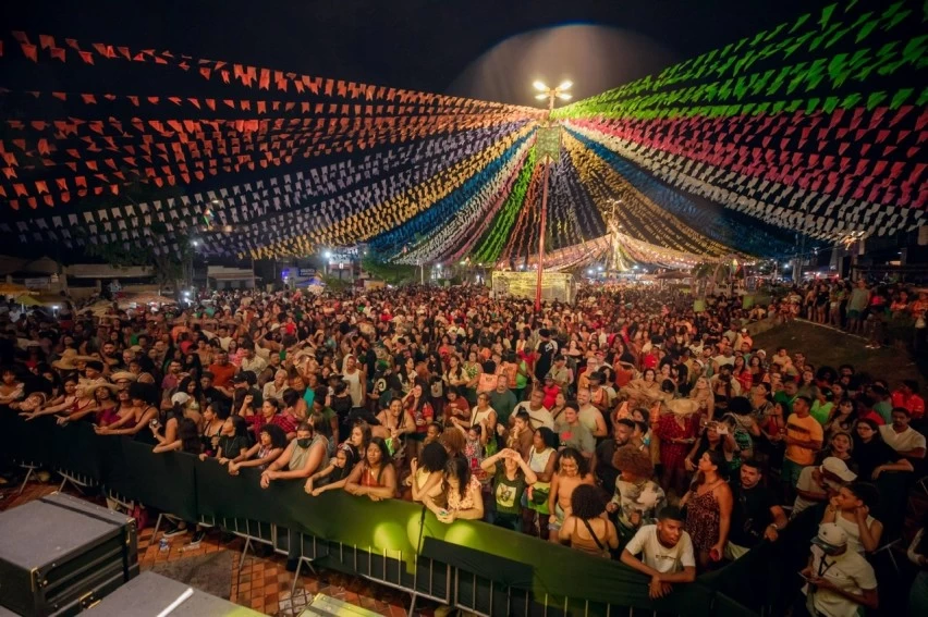 - Pedrão de Lauro atrai multidão na 2ª noite e se consolida com sucesso absoluto