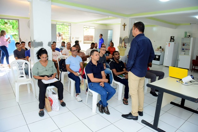 Curso de montador de sistemas fotovoltaicos prepara novos profissionais para mercado em expansão