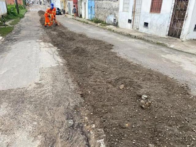 embasa - Após denúncia, Embasa se manifesta sobre obra no Cristo Rei e afirma que serviços seguem em andamento