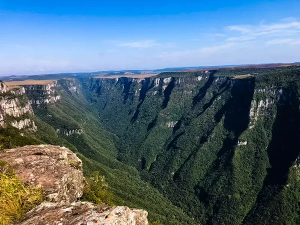 - Menina que caiu de mirante no RS é encontrada morta