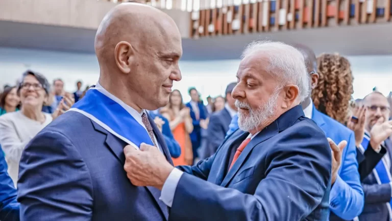 Moraes restabelece aumento do IOF, mas derruba imposto sobre ‘risco sacado’