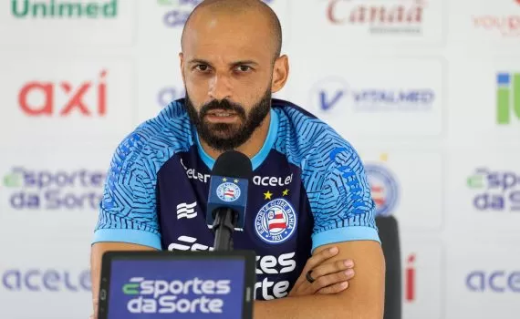 Thaciano fala sobre mudança para o ataque e condicionamento físico