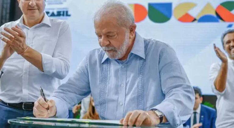 Lula sanciona orçamento e veta R$ 5,6 bilhões em emendas parlamentares