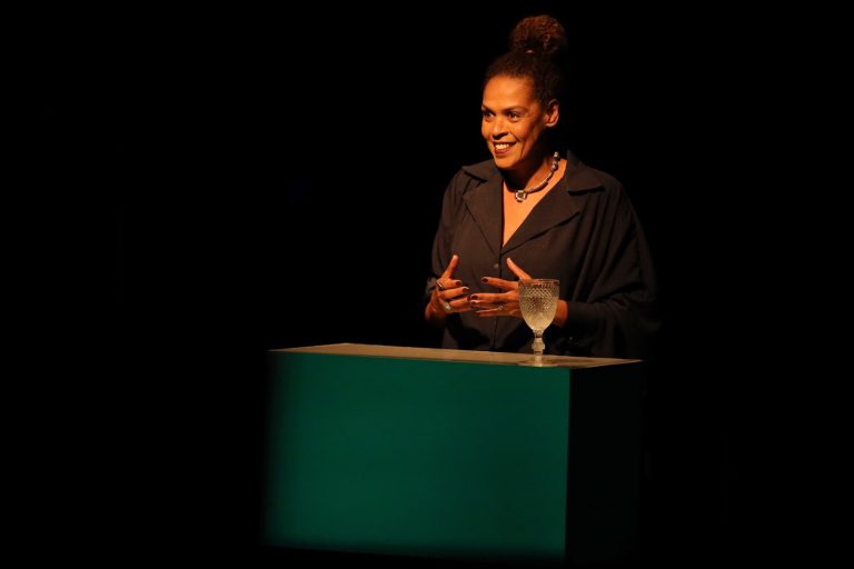 Caixa Cultural Salvador apresenta Espetáculo “Ninguém sabe meu nome” e discute racismo e maternidade