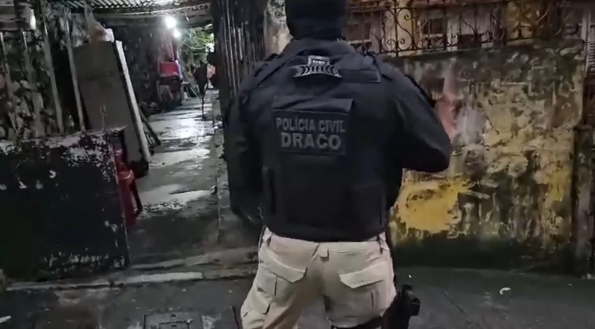 Operação contra facção paulista em 15 bairros de Salvador