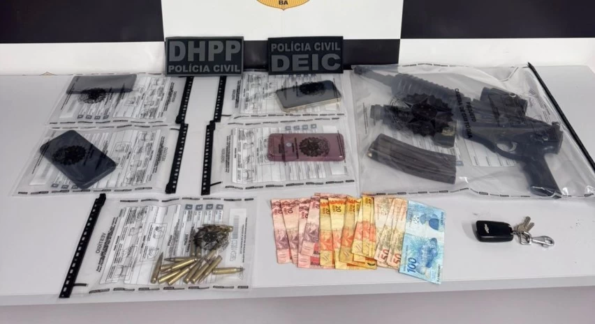 Simões Filho - TRANSPORTE DE ARMAS: Operação iniciada em Simões Filho apreende fuzil que seria entregue em Macaúbas