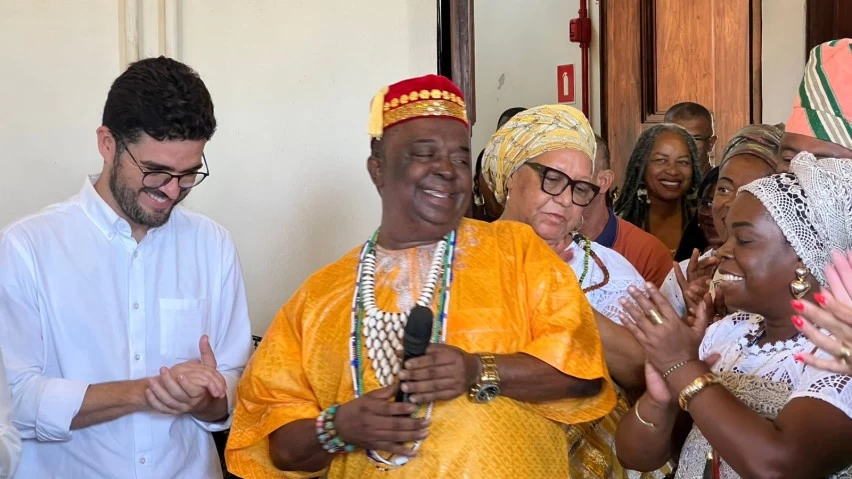 Flaviano Bomfim assina ordem de serviço para requalificação do Bembé Mercado em Santo Amaro
