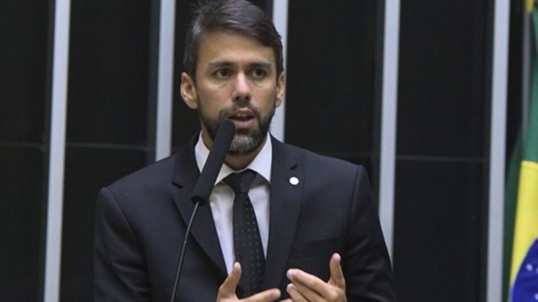 Lula sinaliza nomeação de Pedro Lucas para as Comunicações