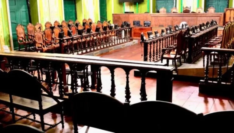 Câmara retoma sessões ordinárias no Plenário Cosme de Farias na tarde desta segunda-feira (2)