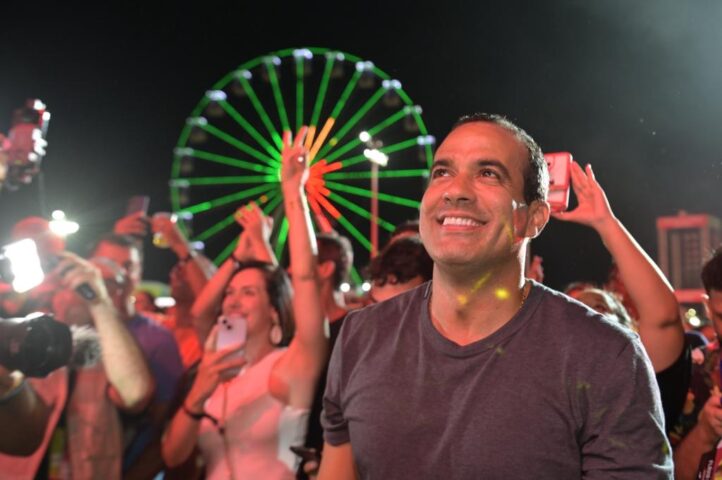 Prefeito Bruno Reis acompanha atrações da terceira noite do Festival Virada Salvador