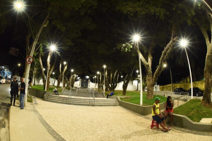 Prefeitura inaugura nova praça no Bonfim e chega a 396 áreas de lazer entregues