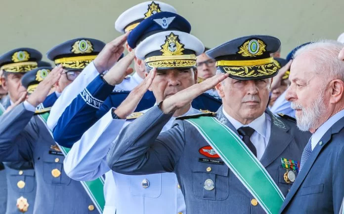benefícios de militares