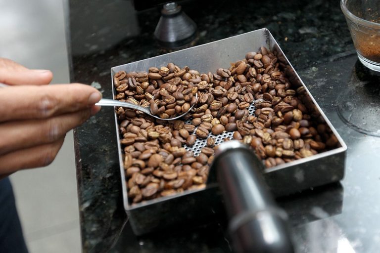 Anvisa determina recolhimento de três marcas de café fake