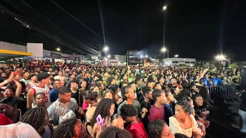 Com média de 15 mil fiéis por noite, Yahweh Shammah projeta Simões Filho no calendário gospel