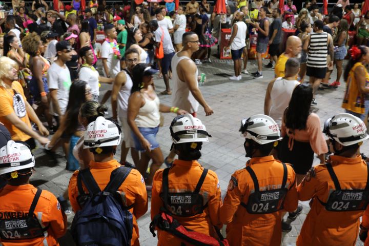 Quase 4 mil bombeiros vão atuar nos circuitos do Carnaval