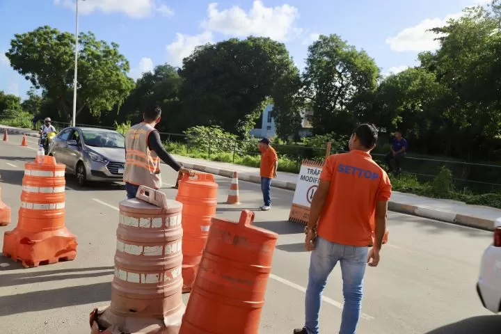 Obras da Embasa avançam e SETTOP libera vias de acesso em Lauro de Freitas