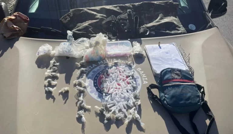 Suspeito tenta fugir da PM e é preso com drogas em imóvel na Santa Cruz