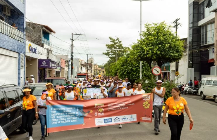 Faça Bonito - Santo Amaro realiza caminhada da campanha Faça Bonito com participação de alunos da rede municipal