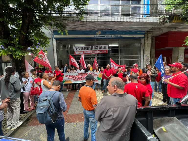 Servidores do INSS denunciam falta de água para beber nas agências de Salvador