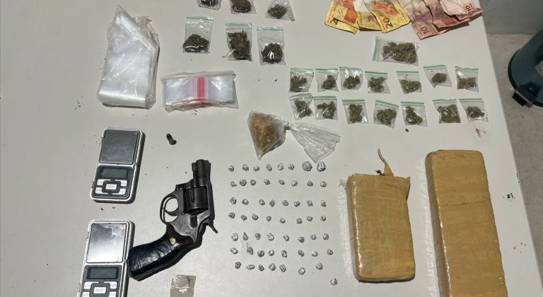 Suspeito de tráfico é preso pela Polícia Militar em Camaçari