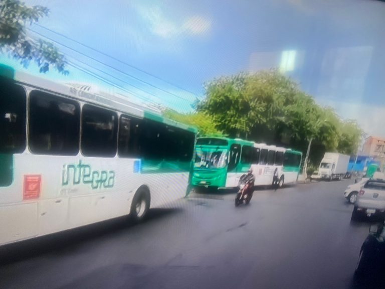 Tiroteios e ônibus sem rodar em parte do bairro Tancredo Neves