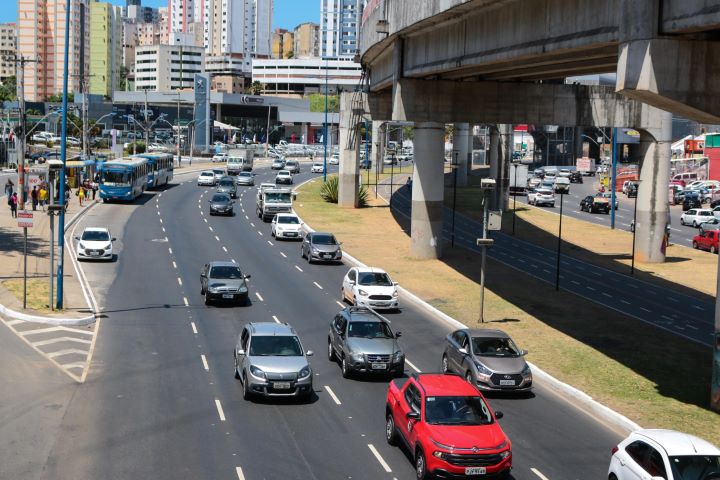 AMEAÇOU TRABALHADORES! CV impede atuação de técnicos da Claro e lojas na Bonocô ficam sem internet