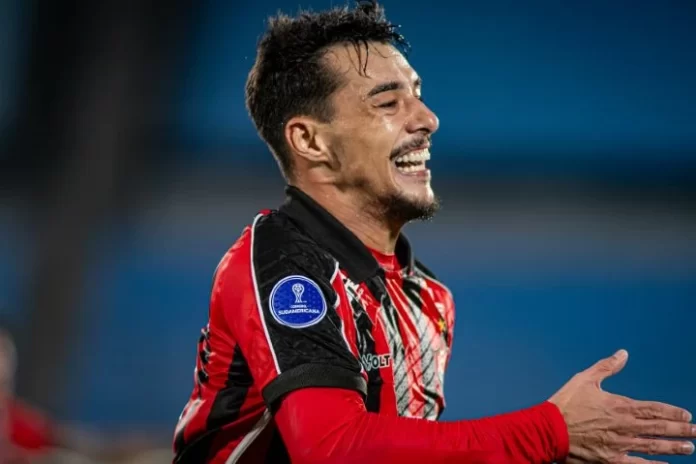 Vitória vence o Cerro Largo no Uruguai