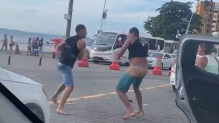 UFC NA BARRA: Dois homens brigam em frente ao cartão postal mais movimentado de Salvador; assista