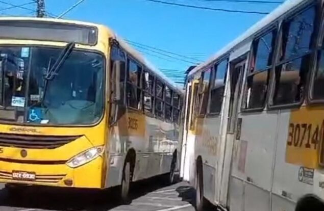 “NINGUÉM DESCE”: Arrastão e ônibus parados na Ladeira do Cacau