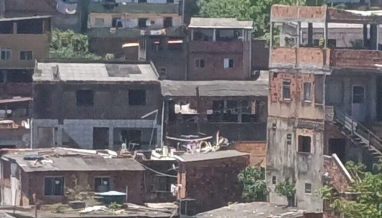 TODO DIA: Tiroteios frequentes no Engenho Velho da Federação assustam moradores
