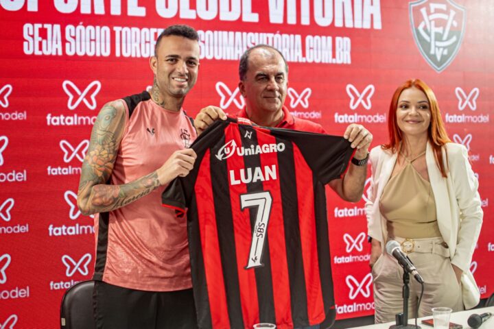 LUAN NA COLETIVA DE APRESENTAÇÃO: “grande oportunidade de voltar a jogar em alto nível”