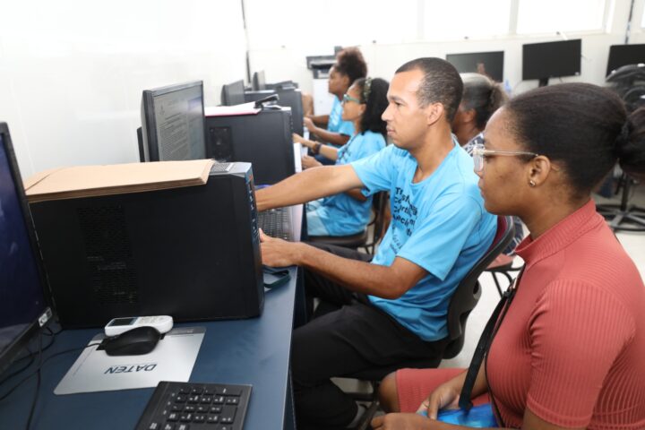 SEC oferece estrutura de apoio à população para matrícula 2024