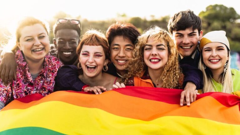Salvador promove ações pela Semana de Combate à LGBTfobia com foco em saúde e acolhimento