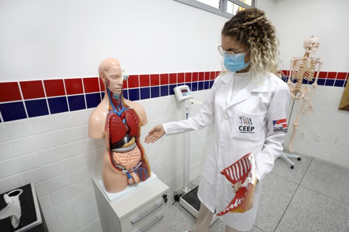 Mais de 3.500 vagas de cursos técnicos gratuitos estão abertas; veja como se inscrever