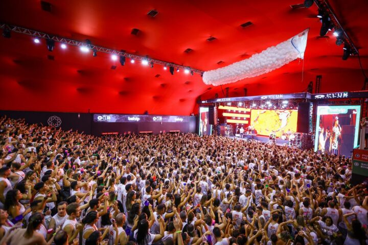 Camarote Club recebe 4 mil pessoas em segunda noite de festa
