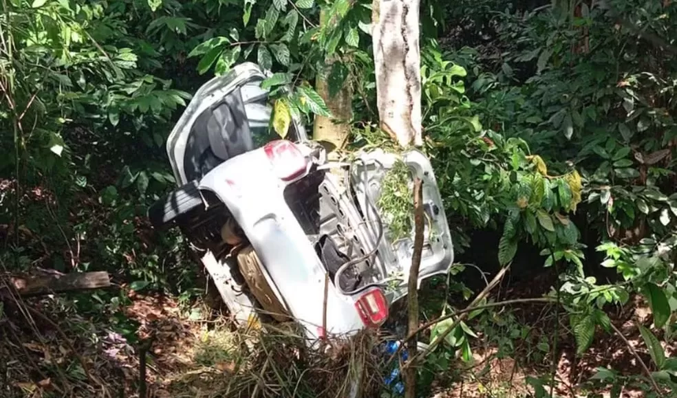 PERDEU O CONTROLE: Adolescente morre e casal fica ferido após acidente em Ibirapitanga