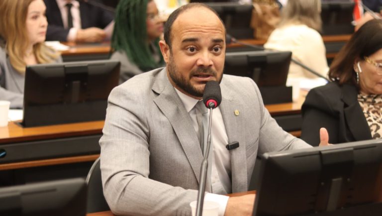 unificação de piso salarial dos policiais